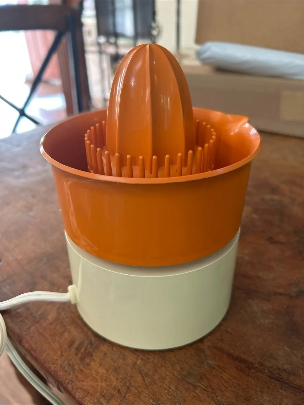 Hamilton Orange and Cream Electric Citrus Juicer
